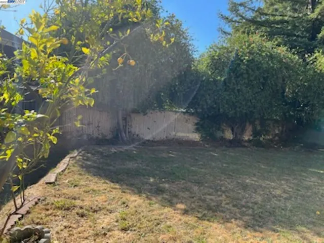 10611 Mark St, Oakland, California 94605