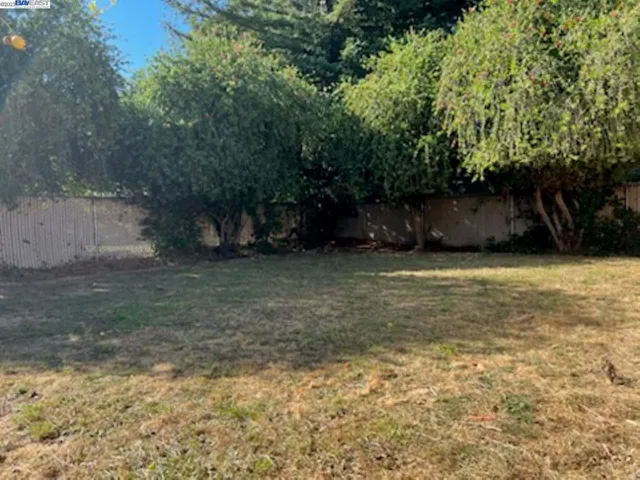 10611 Mark St, Oakland, California 94605