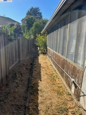 10611 Mark St, Oakland, California 94605