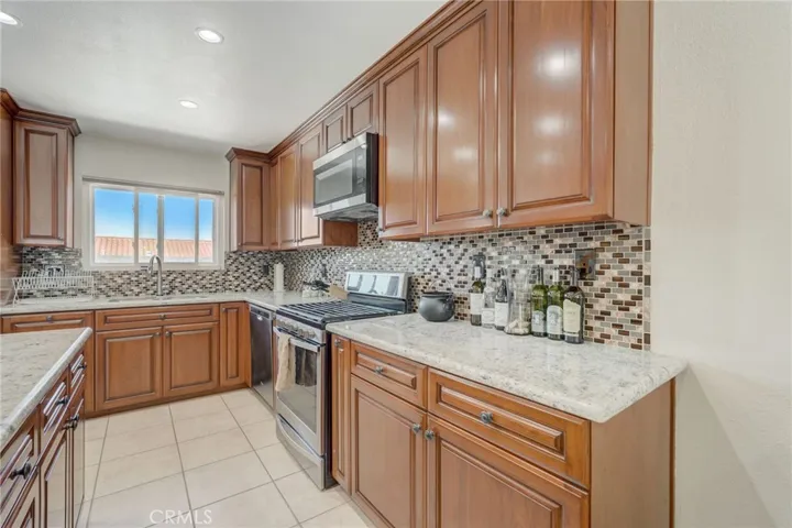710 N Guadalupe Avenue Unit 2, Redondo Beach, California 90277