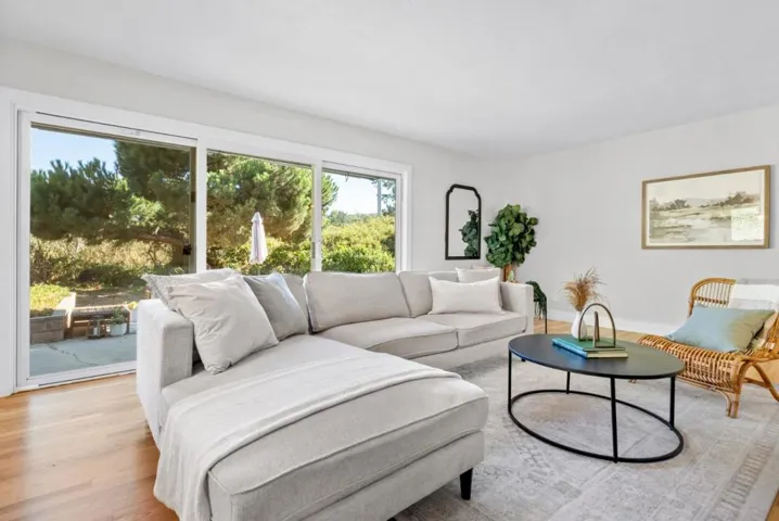 2 Carlton Drive, Del Rey Oaks, California 93940