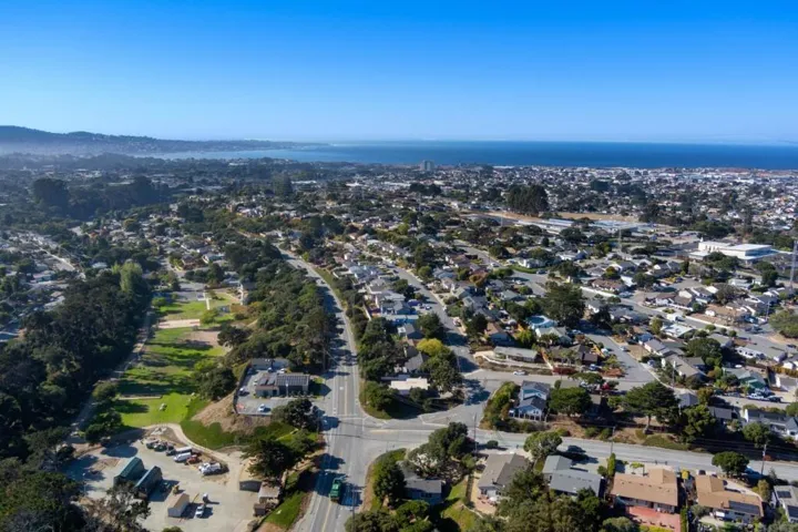 2 Carlton Drive, Del Rey Oaks, California 93940