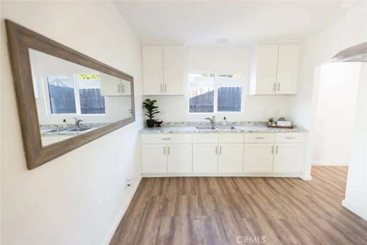 Front House #916 
Kitchen