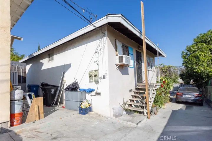 Middle unit #914 1/2
2nd Building