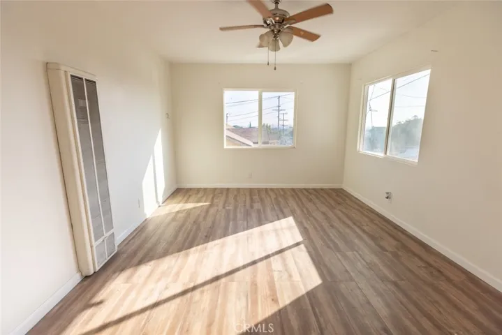 Front House #916 
Living Room