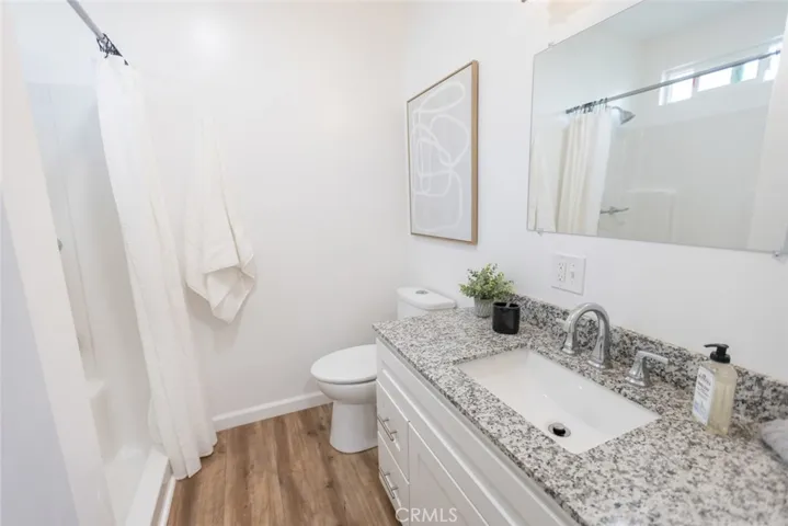 Front House #916 
Bathroom