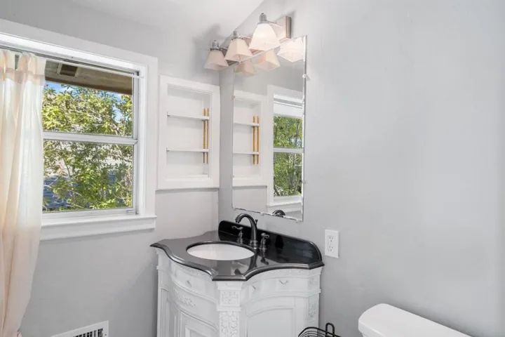1230 Broadway, Santa Cruz, California 95062