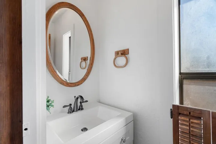 1230 Broadway, Santa Cruz, California 95062