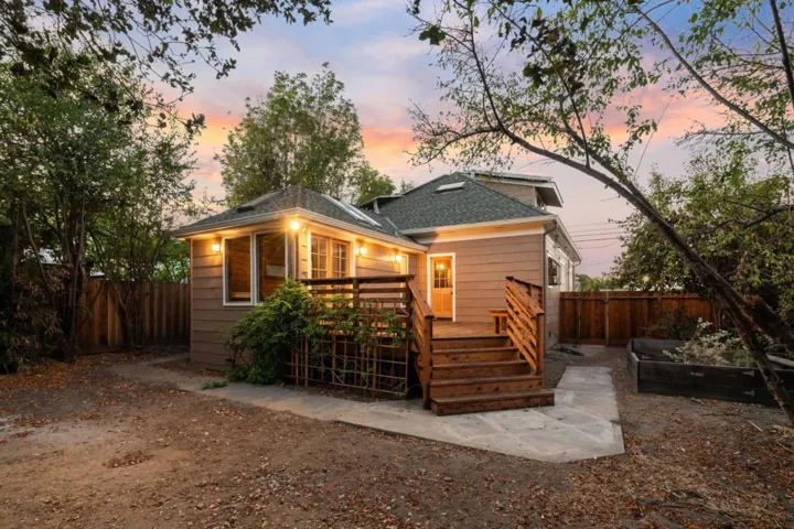 1230 Broadway, Santa Cruz, California 95062