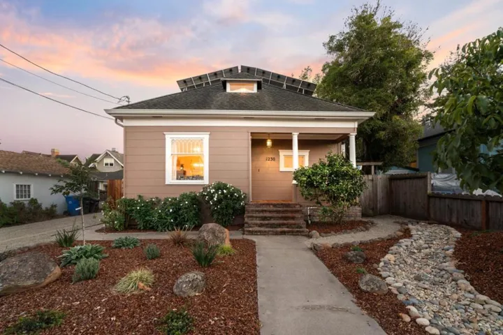 1230 Broadway, Santa Cruz, California 95062