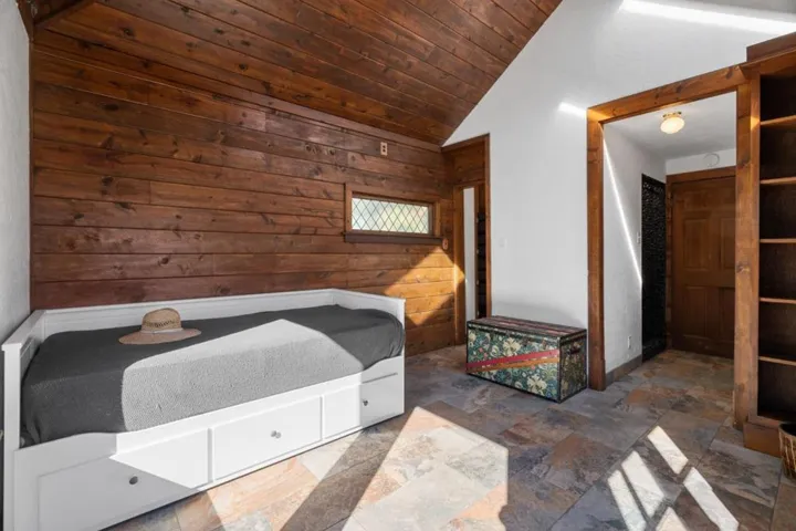 1230 Broadway, Santa Cruz, California 95062