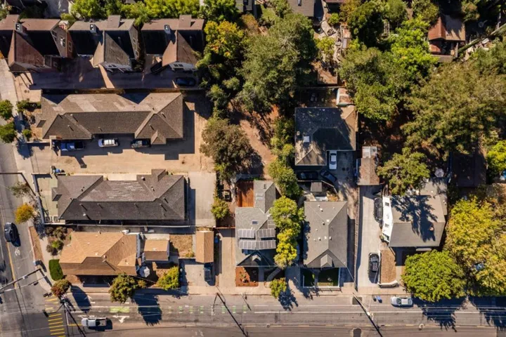 1230 Broadway, Santa Cruz, California 95062