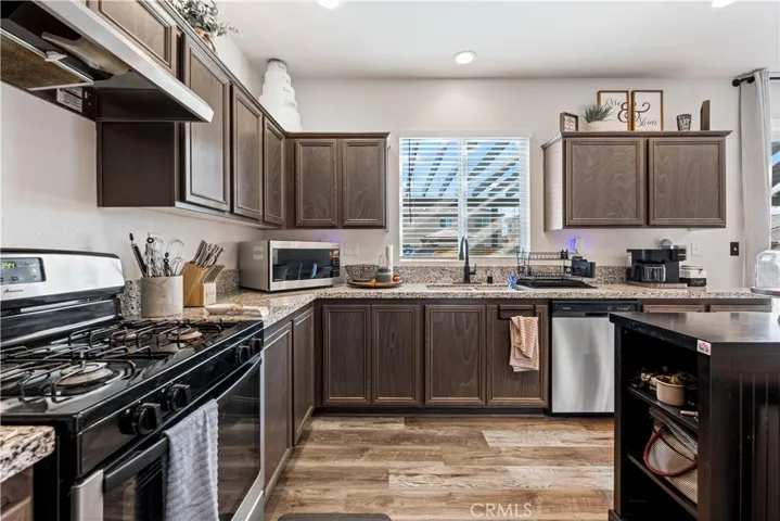 3012 Via Bella Rosa Avenue, Rosamond, California 93560