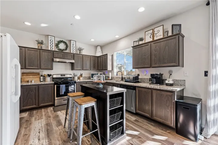 3012 Via Bella Rosa Avenue, Rosamond, California 93560
