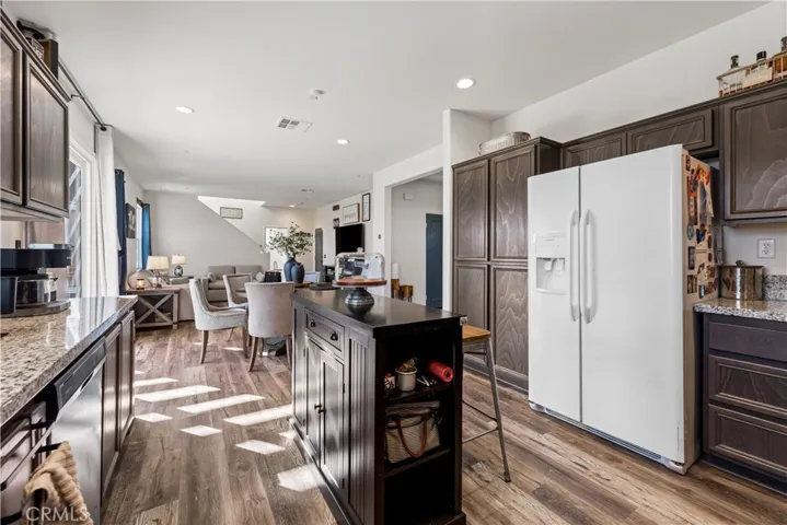 3012 Via Bella Rosa Avenue, Rosamond, California 93560