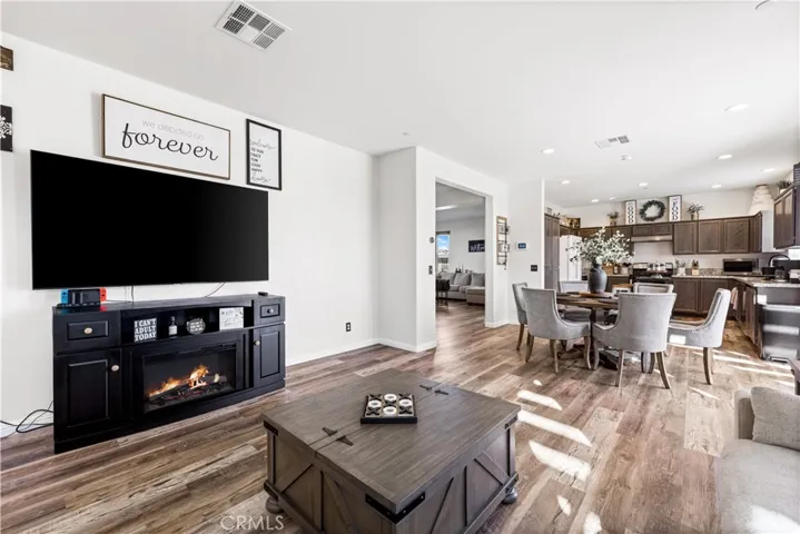 3012 Via Bella Rosa Avenue, Rosamond, California 93560