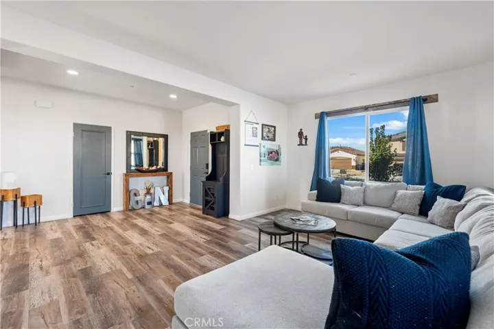 3012 Via Bella Rosa Avenue, Rosamond, California 93560