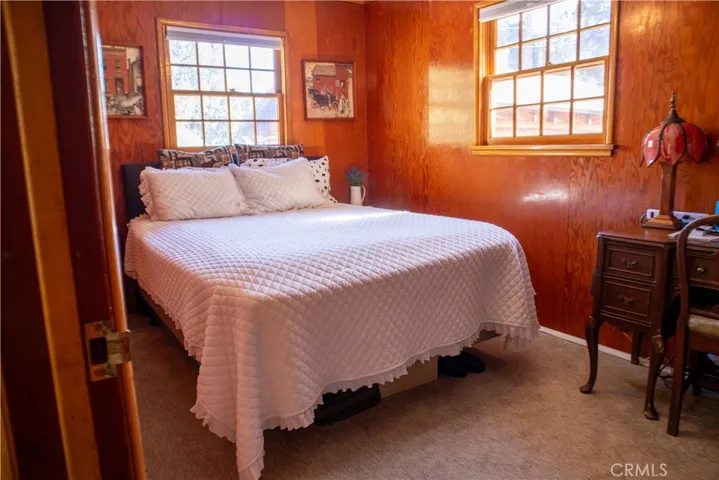 755 Mountain View Avenue, Wrightwood, California 92397