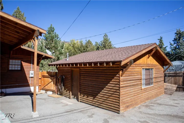 755 Mountain View Avenue, Wrightwood, California 92397