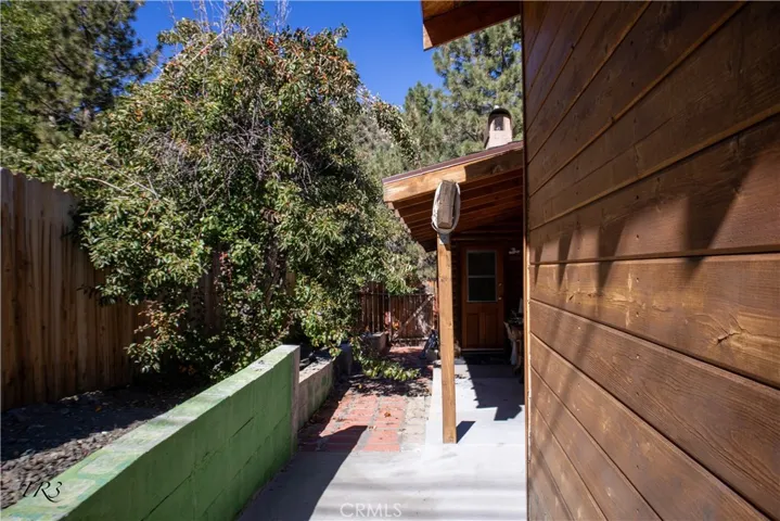 755 Mountain View Avenue, Wrightwood, California 92397