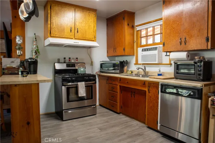 755 Mountain View Avenue, Wrightwood, California 92397