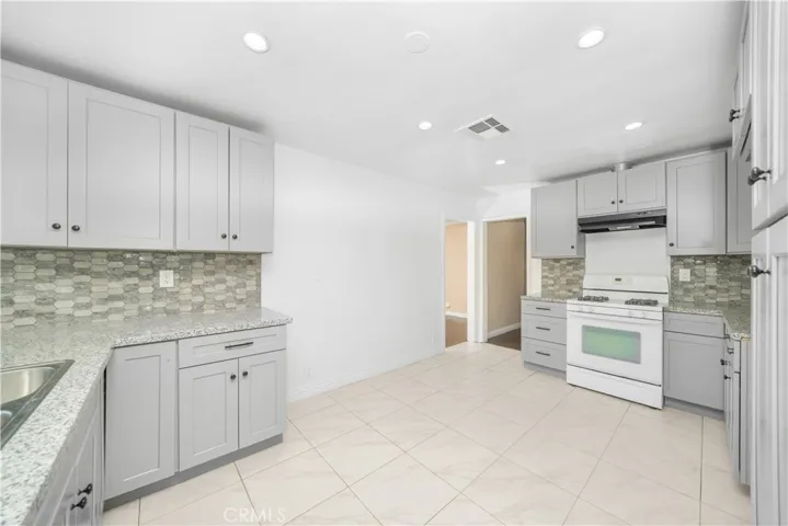 10360 Amboy Avenue, Pacoima, California 91331