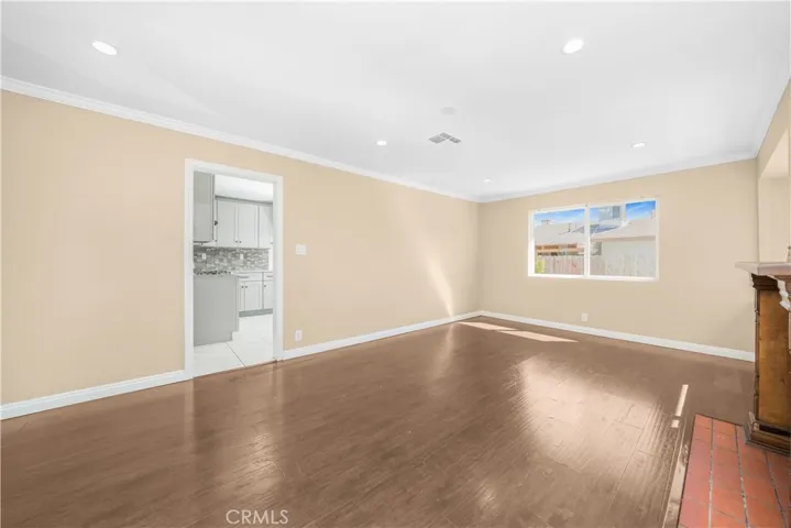 10360 Amboy Avenue, Pacoima, California 91331