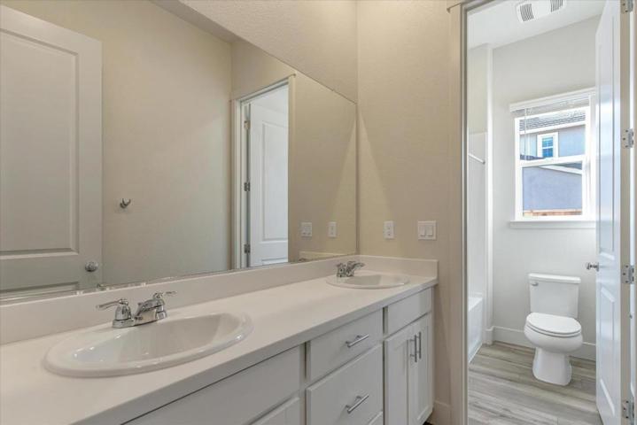 243 Vienna Way, Hollister, California 95023
