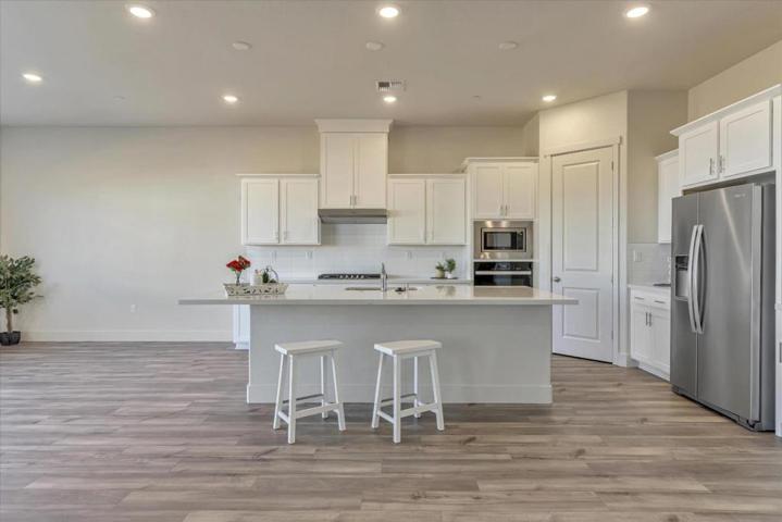 243 Vienna Way, Hollister, California 95023