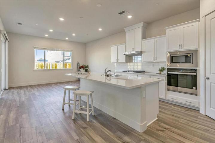 243 Vienna Way, Hollister, California 95023