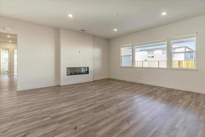 243 Vienna Way, Hollister, California 95023