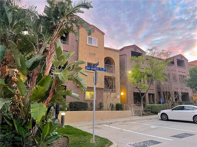 2525 San Gabriel Way Unit 203, Corona, California 92882