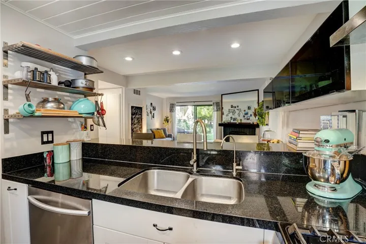 5720 Owensmouth Avenue Unit 163, Woodland Hills, California 91367
