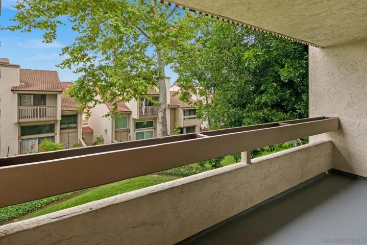 6877 Caminito Mundo Unit #32, San Diego, California 92119