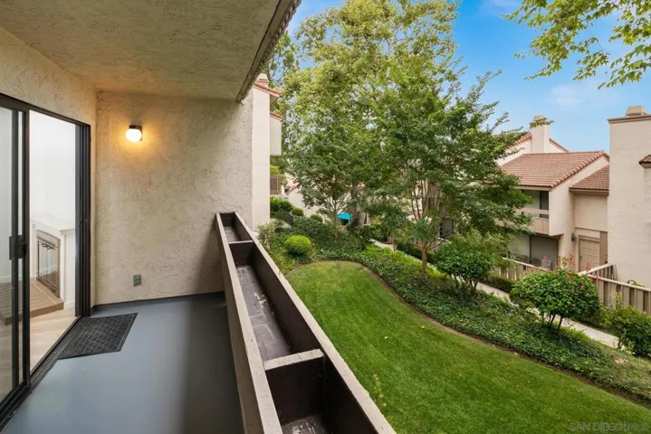 6877 Caminito Mundo Unit #32, San Diego, California 92119