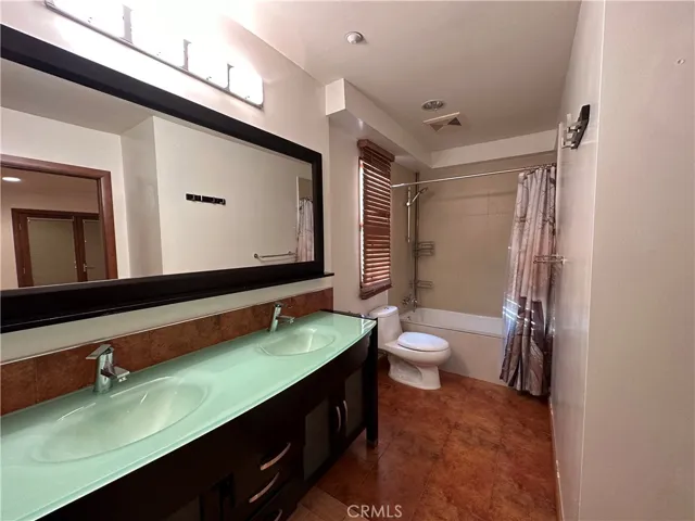 2424 Oswego Street Unit 4, Pasadena, California 91107