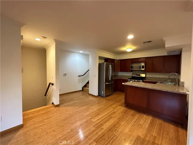 2424 Oswego Street Unit 4, Pasadena, California 91107