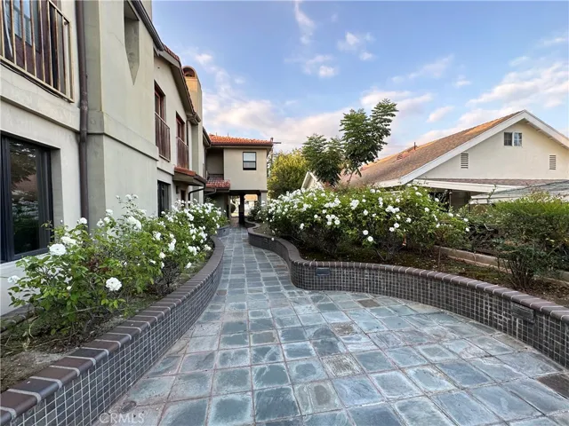 2424 Oswego Street Unit 4, Pasadena, California 91107
