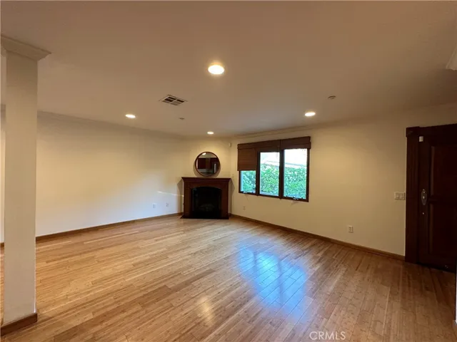 2424 Oswego Street Unit 4, Pasadena, California 91107