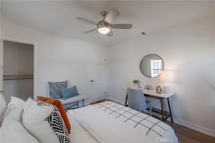 Bedroom 1, pic 2