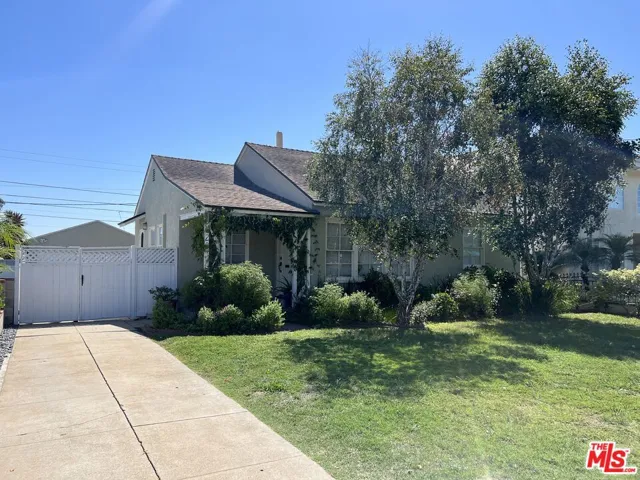 ]CA Bungalow Exterior