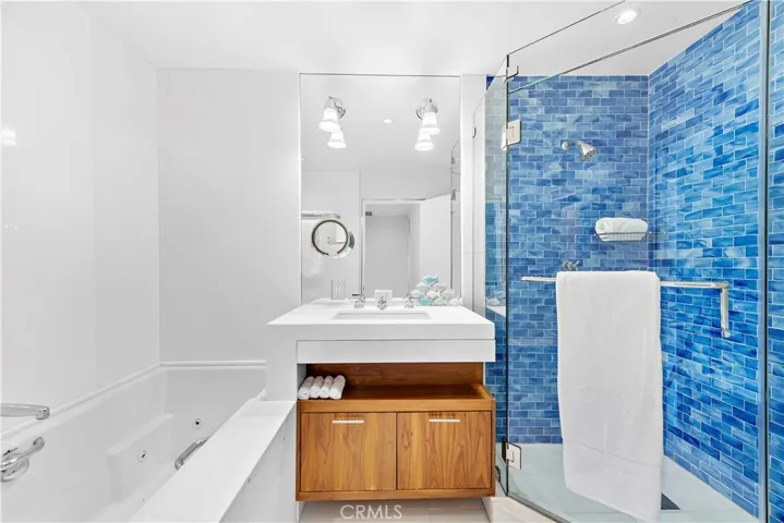 102 Blue Lagoon, Laguna Beach, California 92651