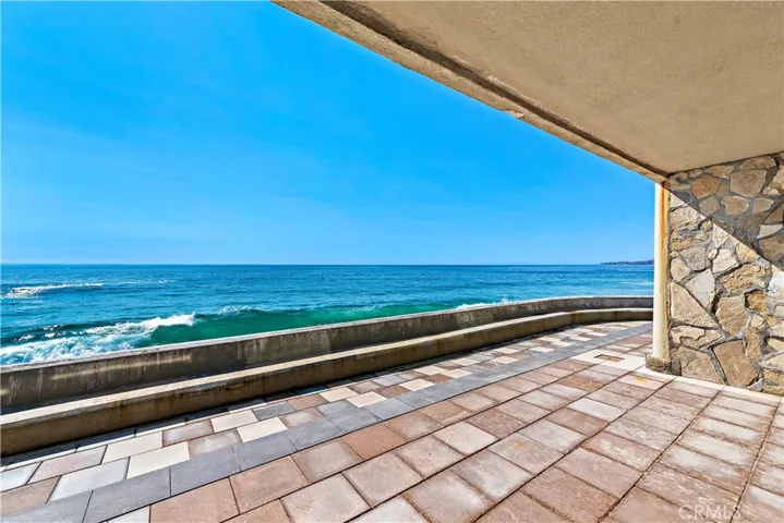 102 Blue Lagoon, Laguna Beach, California 92651