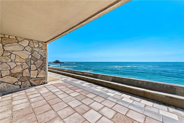 102 Blue Lagoon, Laguna Beach, California 92651