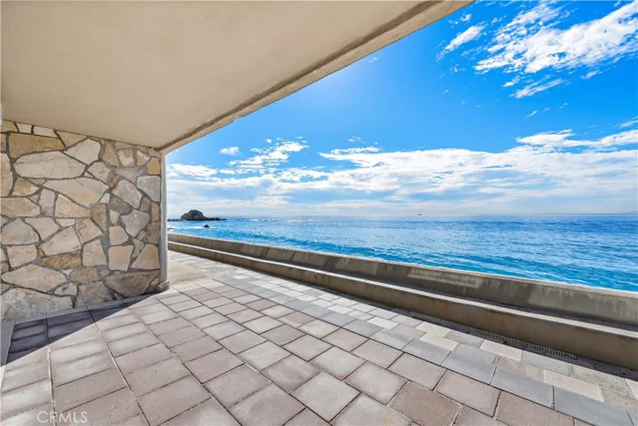 102 Blue Lagoon, Laguna Beach, California 92651