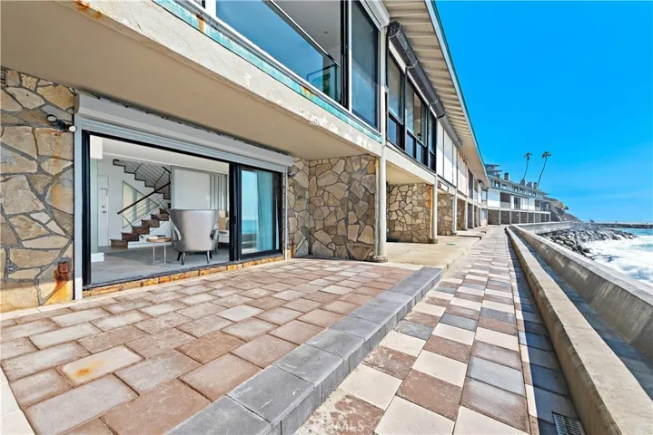 102 Blue Lagoon, Laguna Beach, California 92651