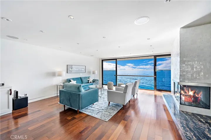 102 Blue Lagoon, Laguna Beach, California 92651