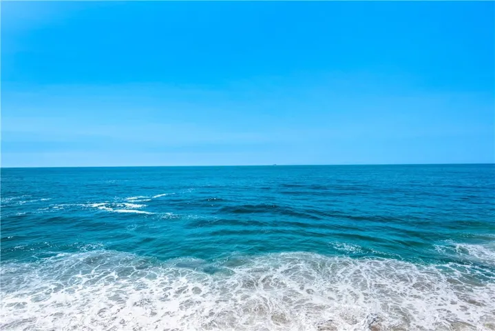 102 Blue Lagoon, Laguna Beach, California 92651