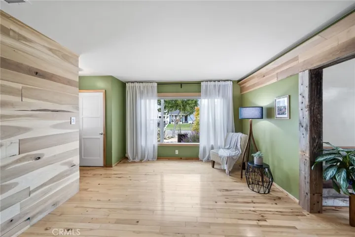 Wood shiplap made of Poplar