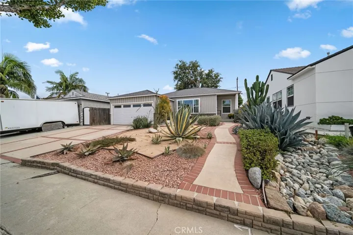 Drought tolerant front yard